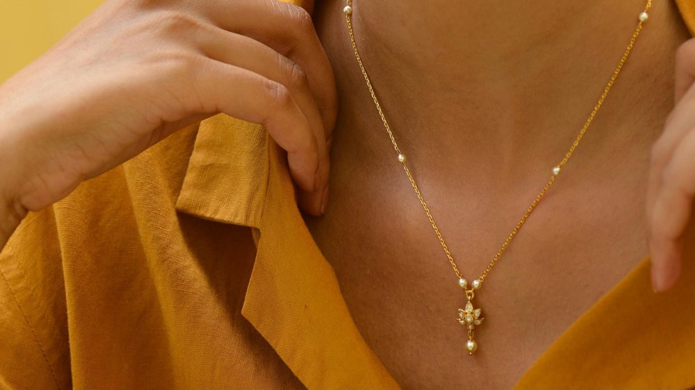 Styling Tips for Pendants and Necklaces